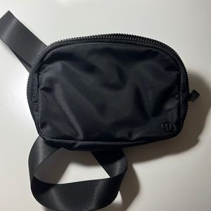 Black Lululemon Everywhere Belt Bag
